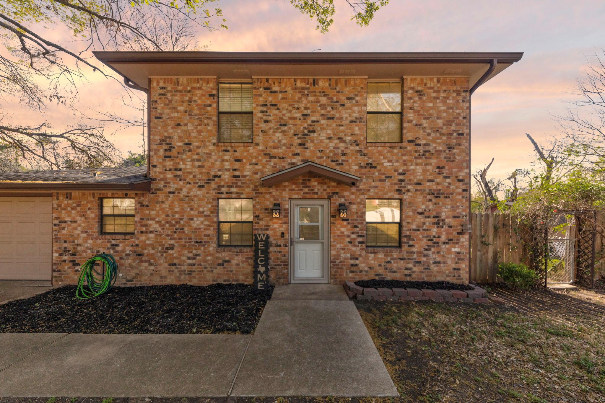 3925 Loop Dr